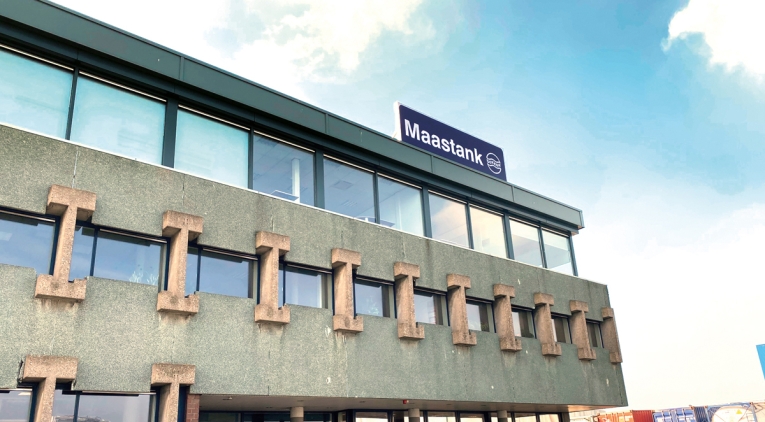 Nieuwe gevelsign voor Maastank! | Goos Print & Sign